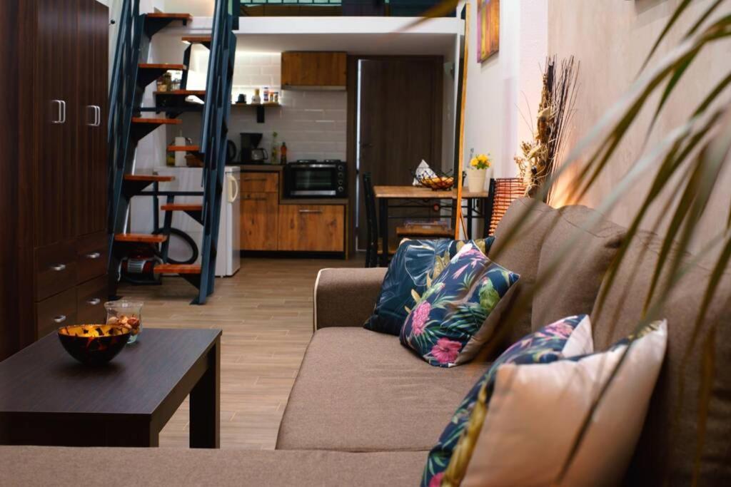 Στούντιο Στο Κέντρο Της Πόλης. Apartment Volos Exterior photo